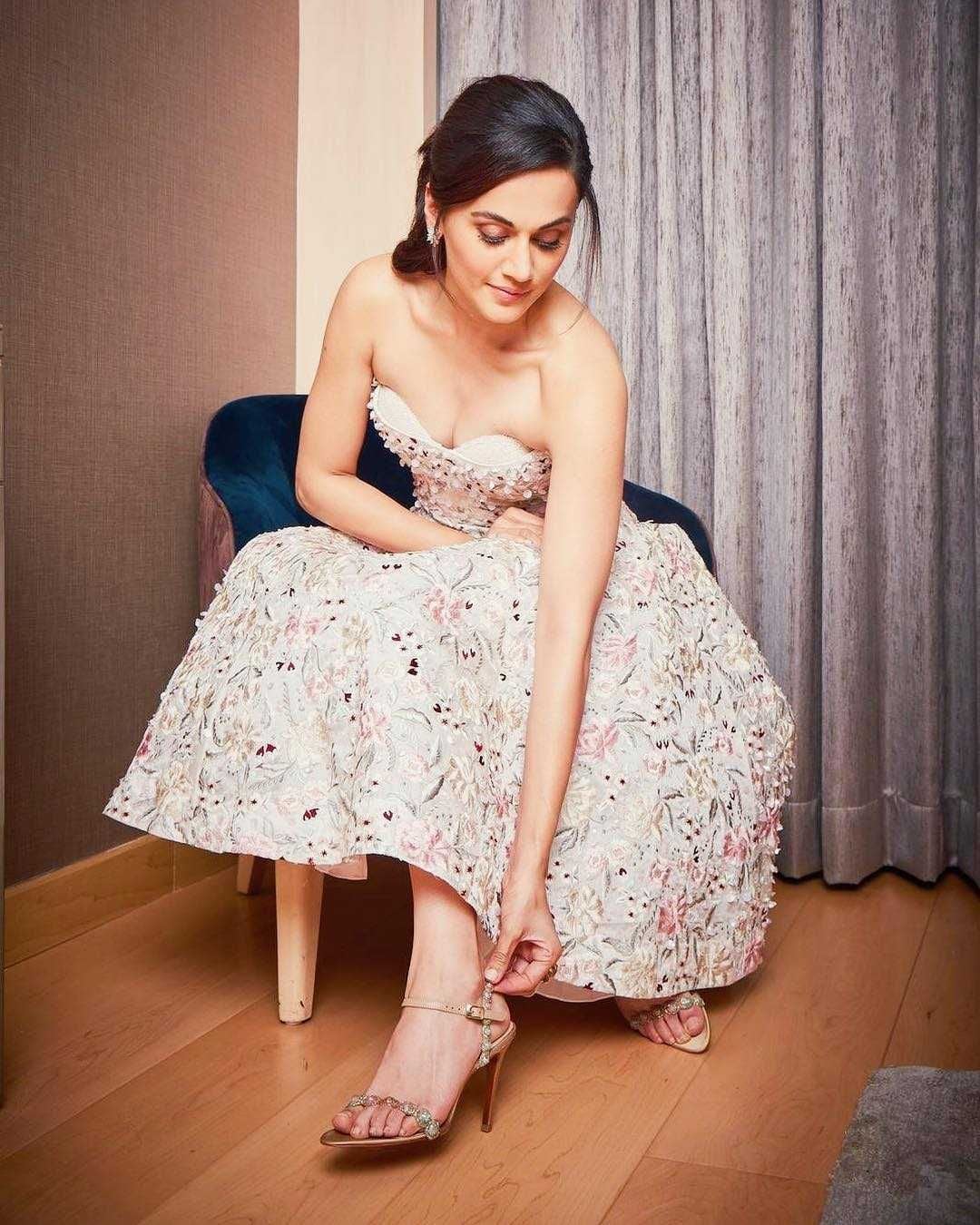 Actress Tapsee Latest Hot Spicy Pictures