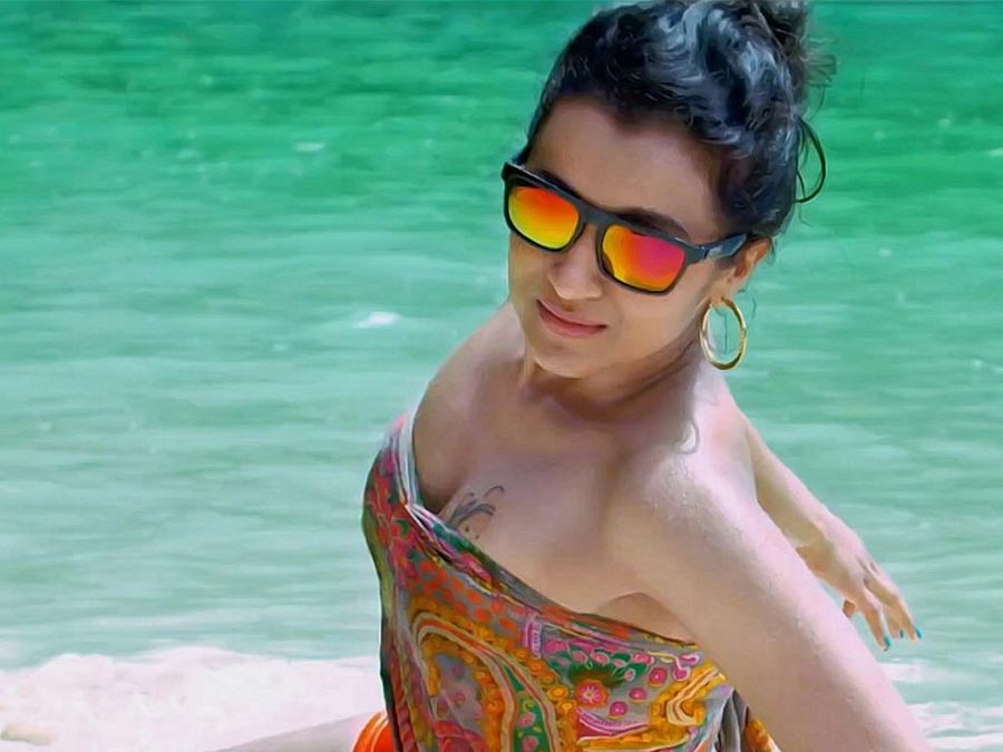 Actress Trisha Krishnan Sexy Wallpapers