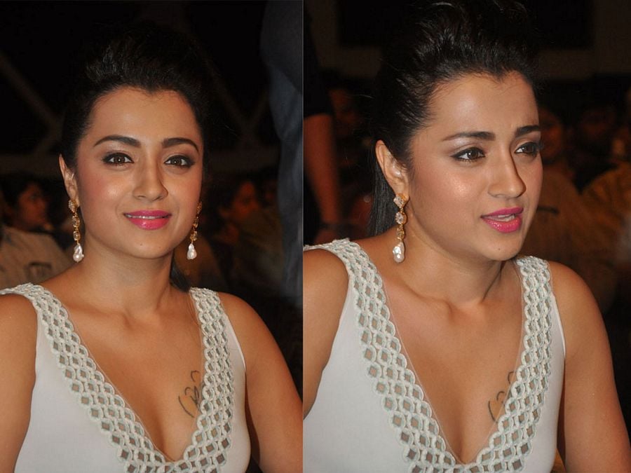 Actress Trisha Krishnan Sexy Wallpapers