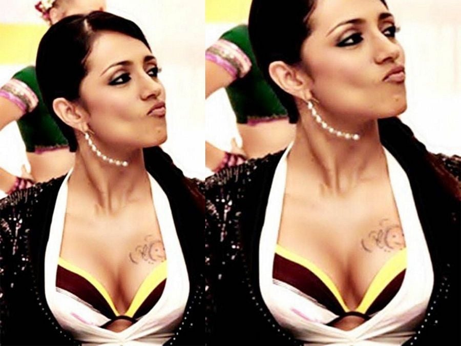 Actress Trisha Krishnan Sexy Wallpapers