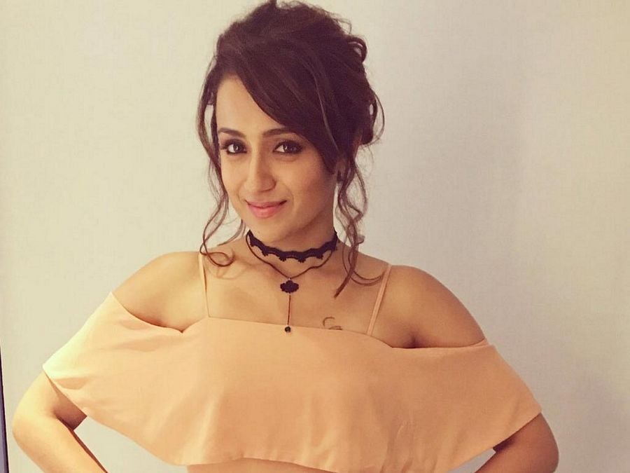 Actress Trisha Krishnan Sexy Wallpapers