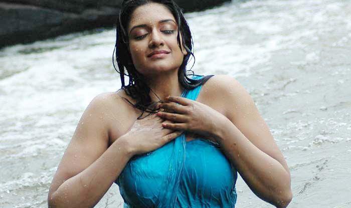 Actress Vimala Raman Hot & Sexy Wet Photos