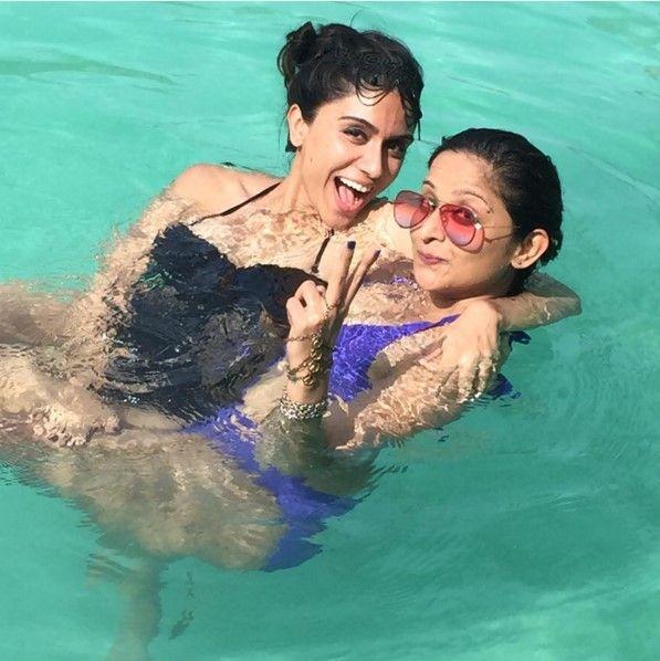 Actress Zoa Morani Hot & Spicy Unseen Bikini Images