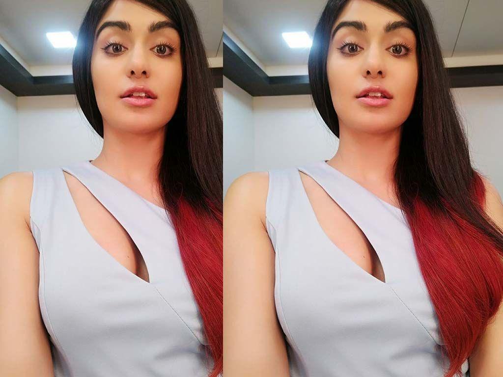 CAUGHT: Adah Sharma Flaunts HOT Cleavage And MILKY Legs show Photos