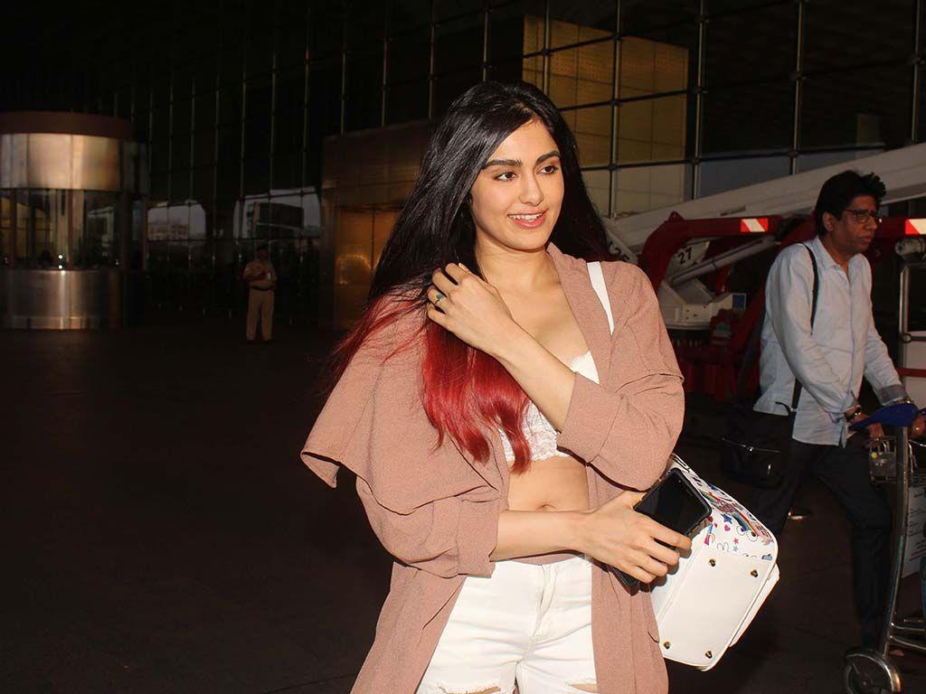 CAUGHT: Adah Sharma Flaunts HOT Cleavage And MILKY Legs show Photos