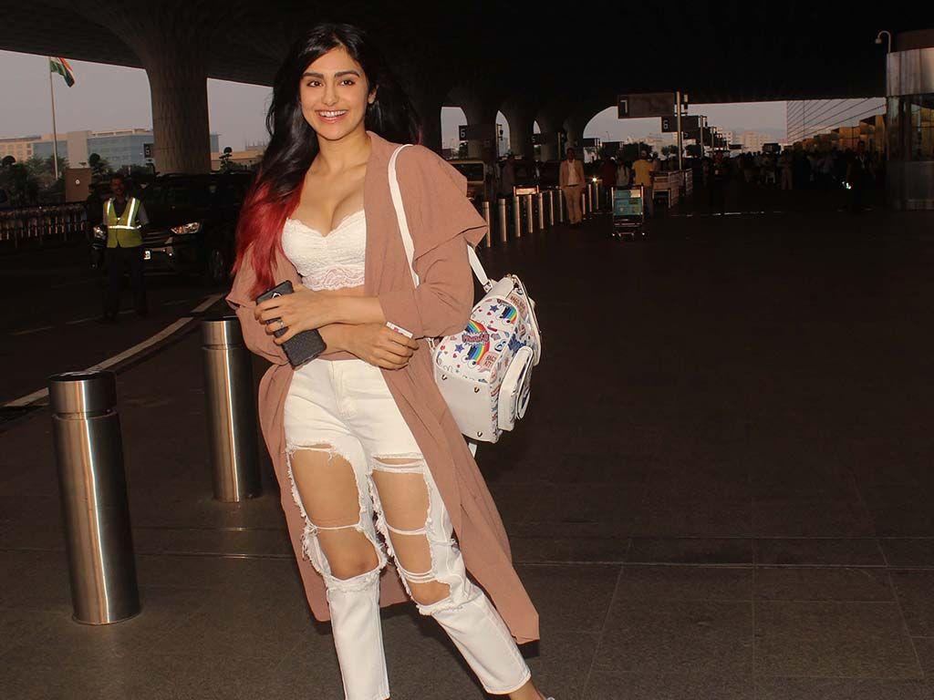 CAUGHT: Adah Sharma Flaunts HOT Cleavage And MILKY Legs show Photos