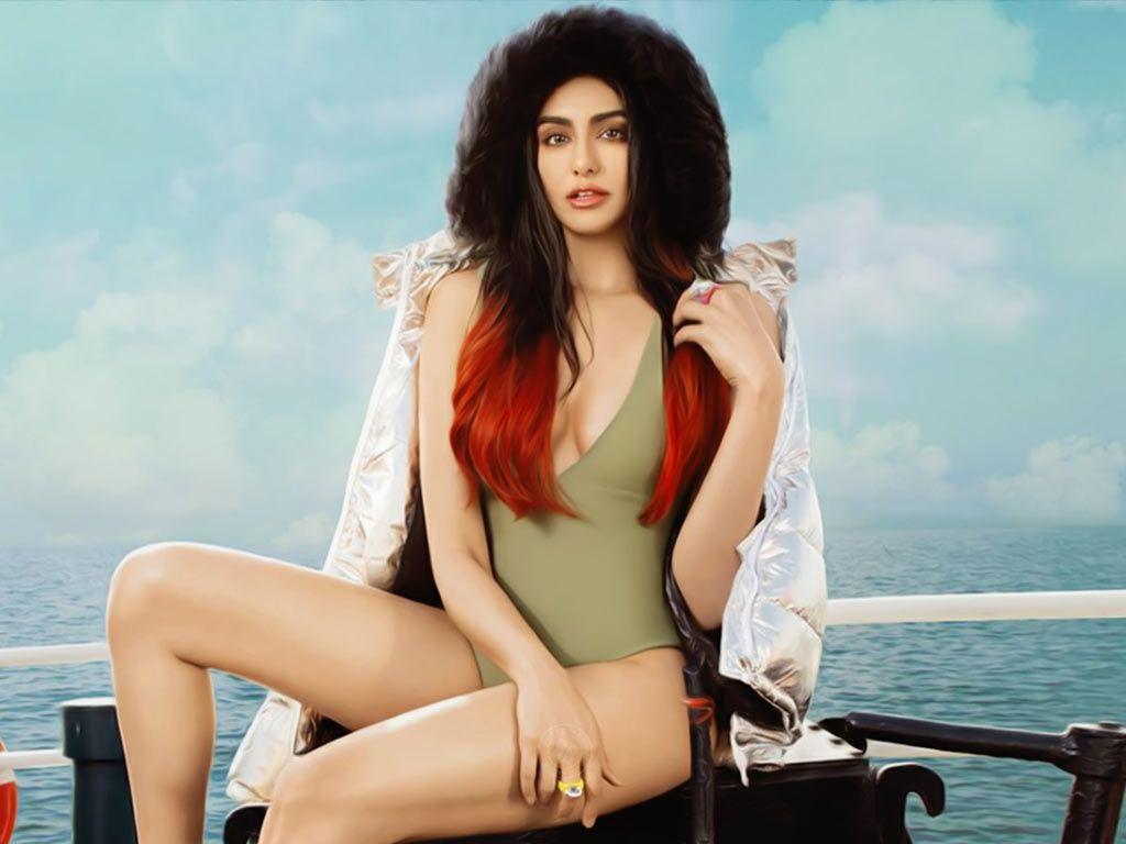 CAUGHT: Adah Sharma Flaunts HOT Cleavage And MILKY Legs show Photos