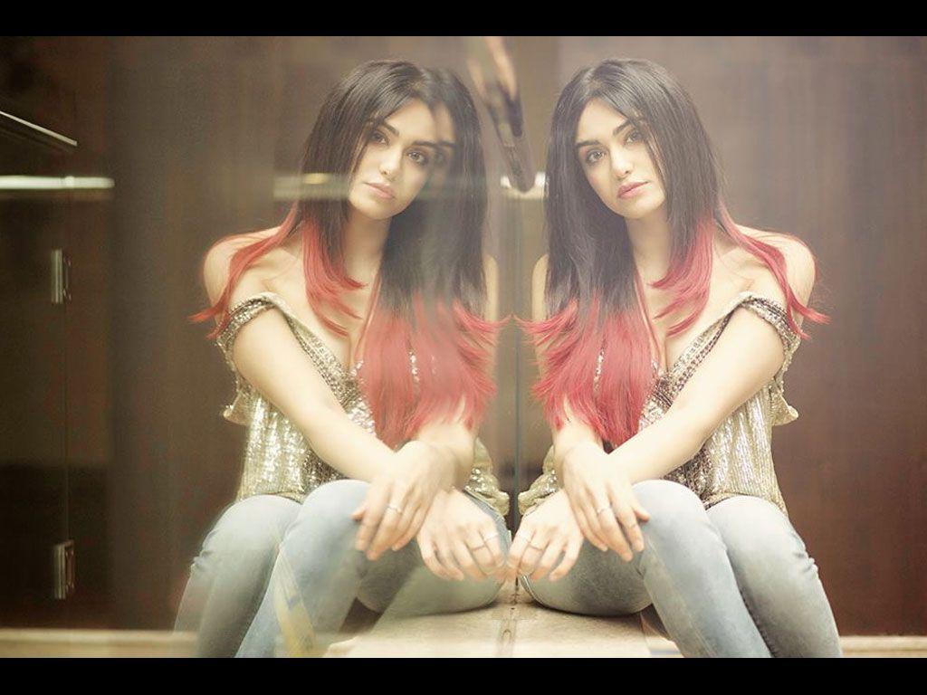 CAUGHT: Adah Sharma Flaunts HOT Cleavage And MILKY Legs show Photos