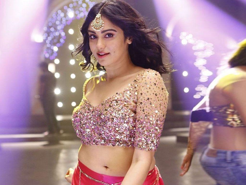 CAUGHT: Adah Sharma Flaunts HOT Cleavage And MILKY Legs show Photos