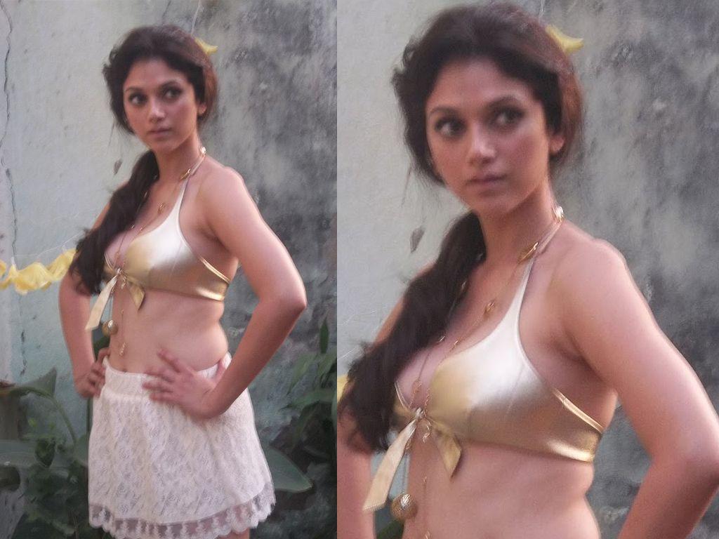 Aditi Rao Hydari Recent Hot Cleavage & Bikini Show Photoshoot Stills