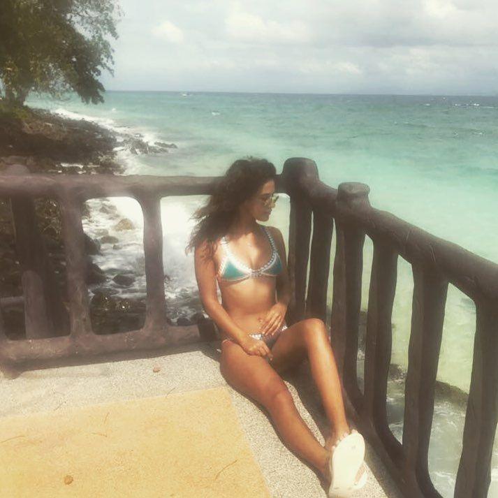 Aisha Sharma Shows Bikini Body at Beach Side Photos