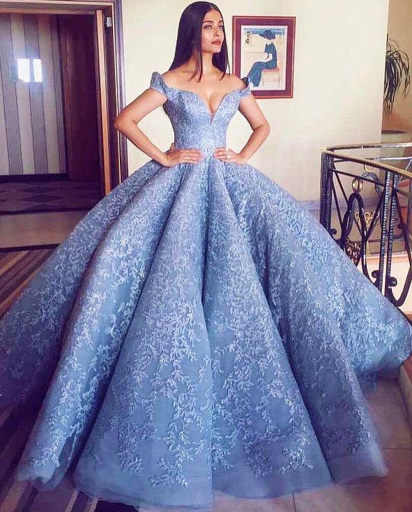Aishwarya Rai Hot Looks