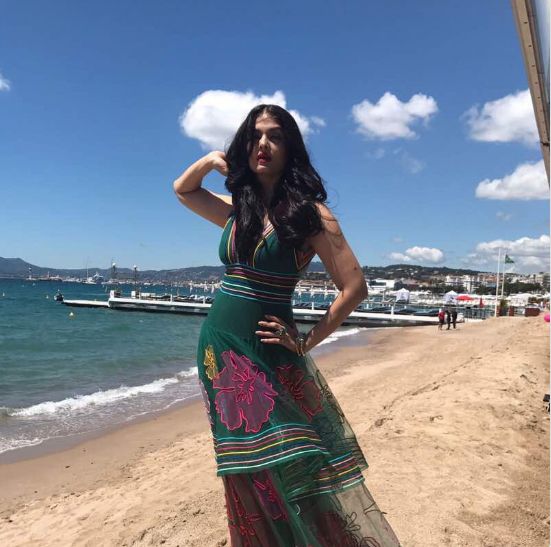 Aishwarya Rai Hot Looks