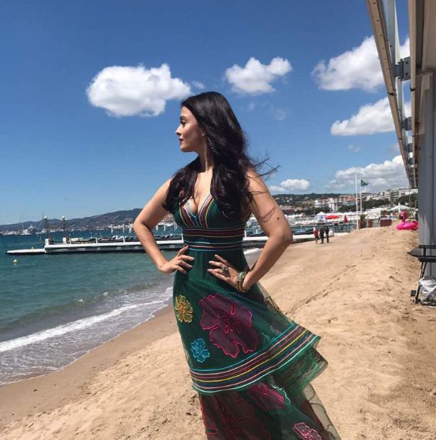 Aishwarya Rai Hot Looks