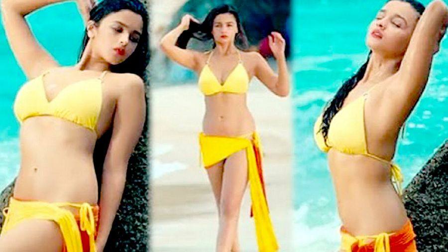 Alia Bhatt Bikini Navel Photos