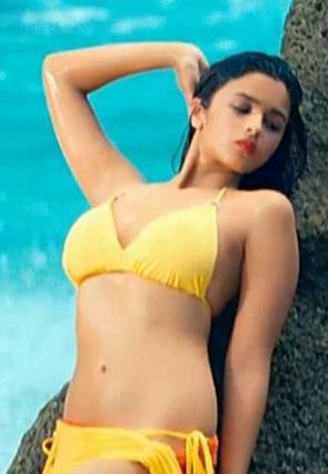 Alia Bhatt Hot & Sexy Stills