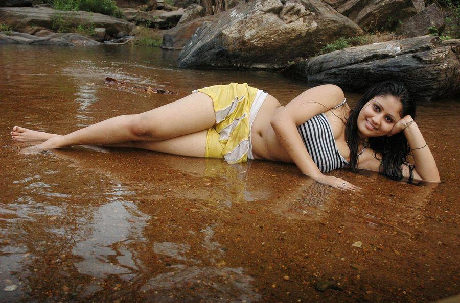 Amrutha valli hotest Pics