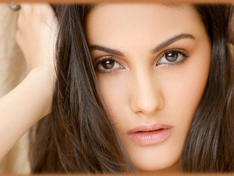 Amyra Dastur HD Wallpaper & Hot Bikini Images