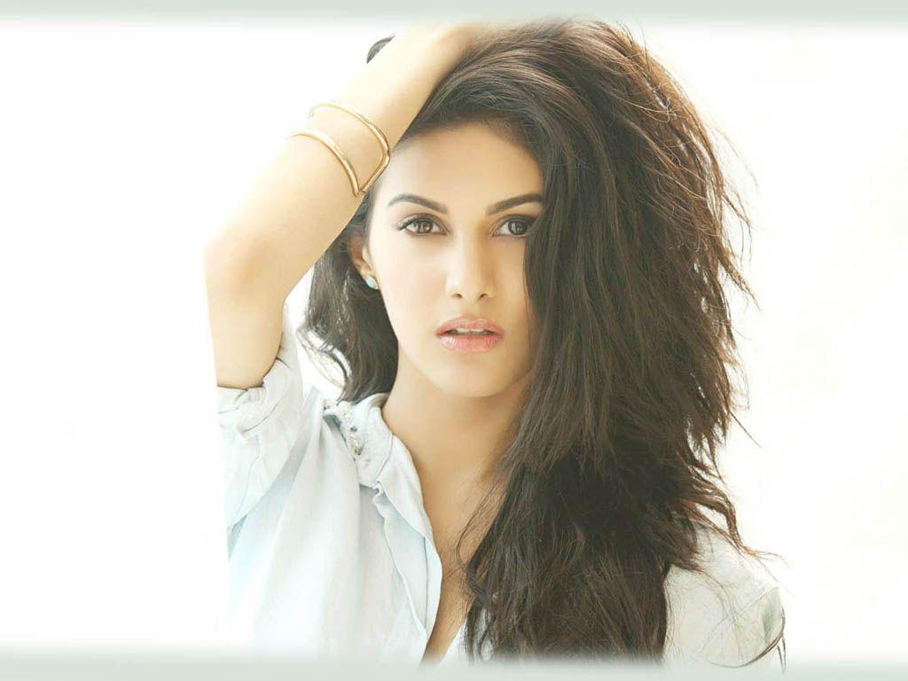 Amyra Dastur Hot Photos are TOO Hot TO Handle!