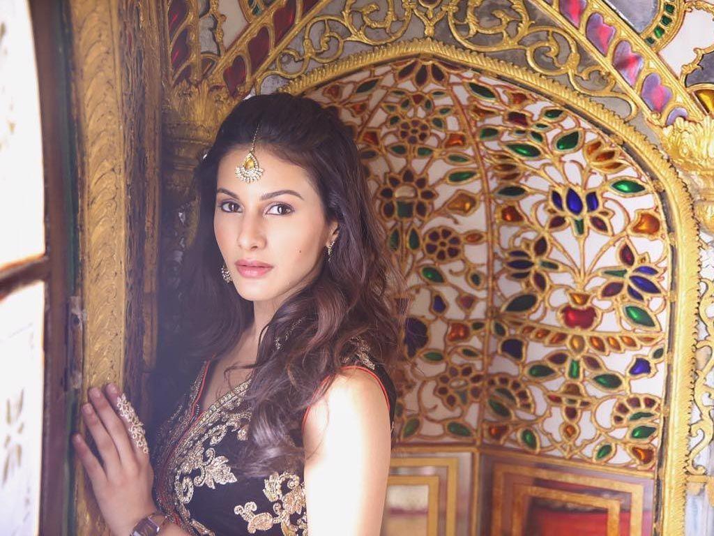 Amyra Dastur Hot Photos are TOO Hot TO Handle!