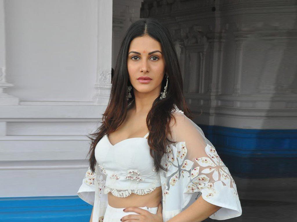 Amyra Dastur Hot Photos are TOO Hot TO Handle!