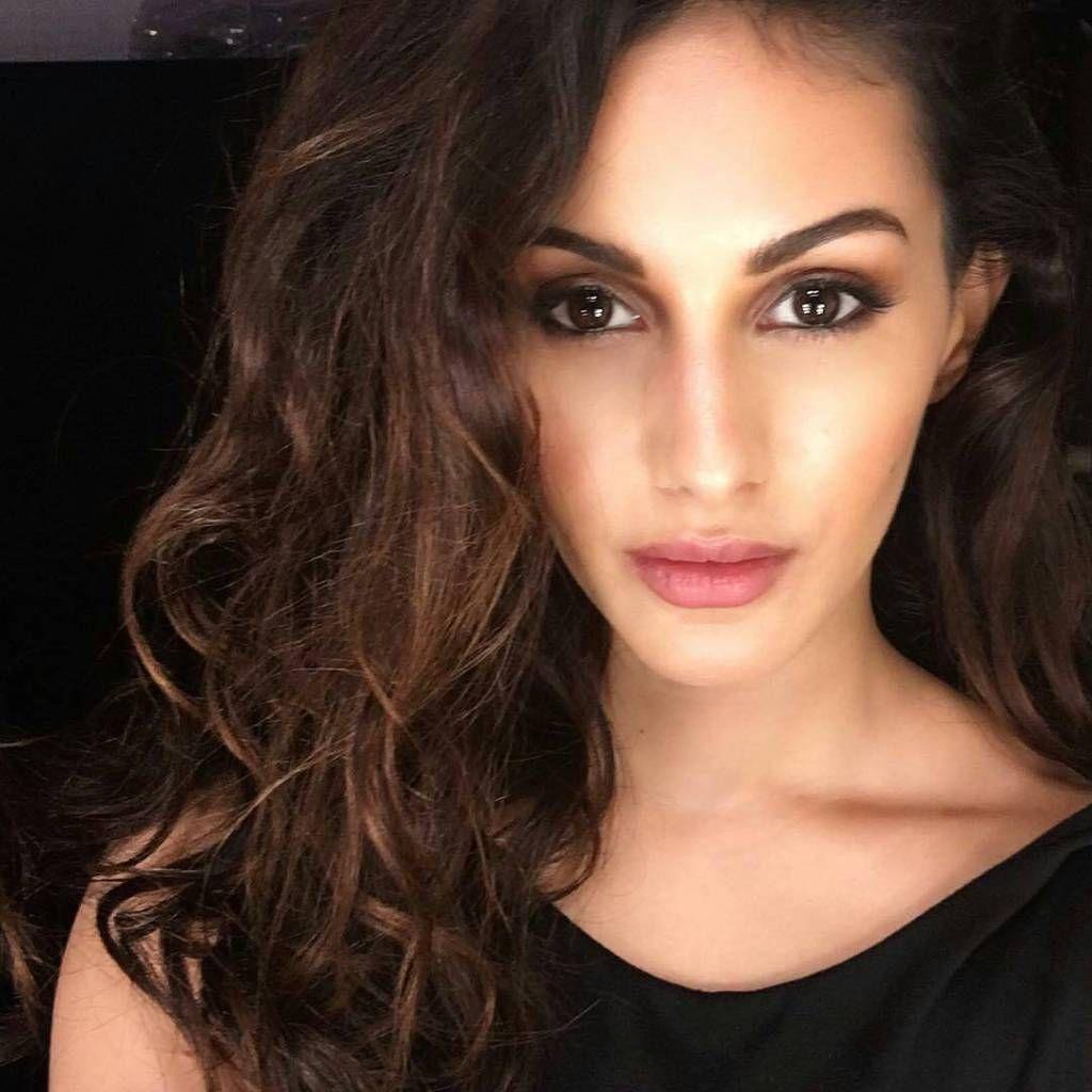 Amyra Dastur Hot Photos are TOO Hot TO Handle!