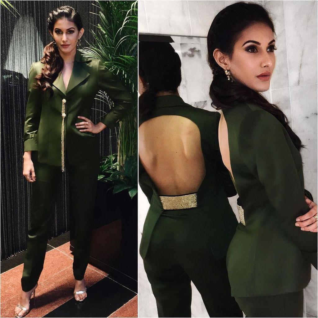 Amyra Dastur Hot Photos are TOO Hot TO Handle!