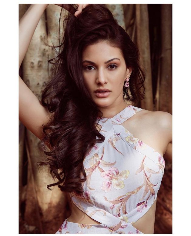 Amyra Dastur Latest Spicy Photos