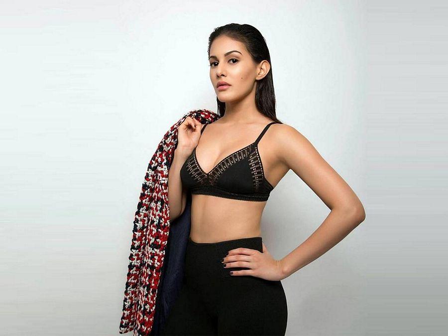 Amyra Dastur Latest Unseen Hot & Spicy HD Wallpapers