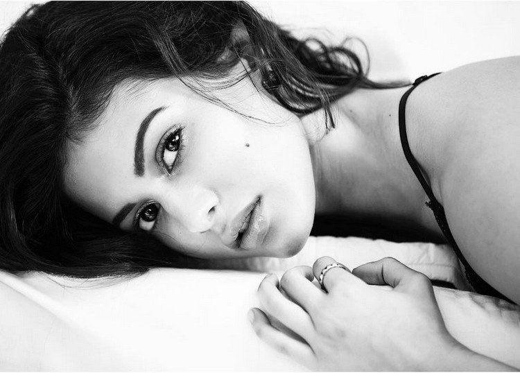 Amyra Dastur Recent Hot Wallpapers