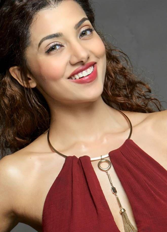 Ananya Sengupta Hot & Spicy Latest Photoshoot Stills