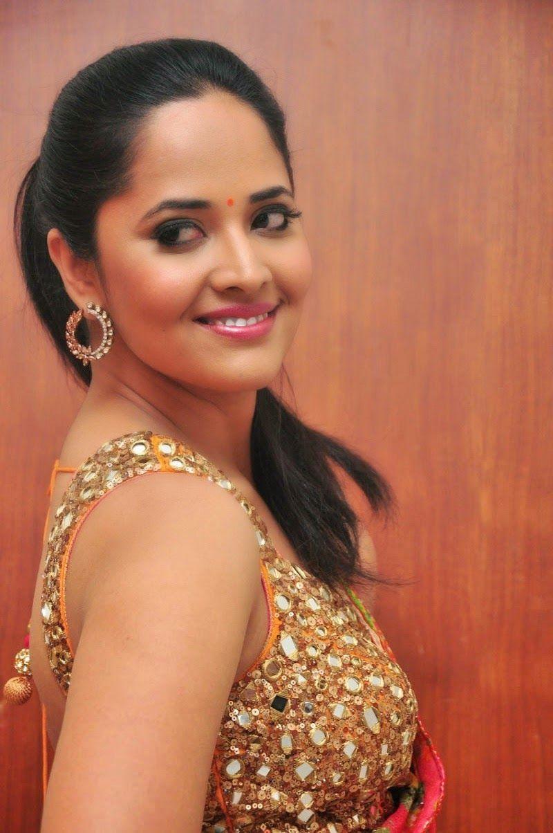 Anchor Anasuya Looking Hot and Sexy Pictures