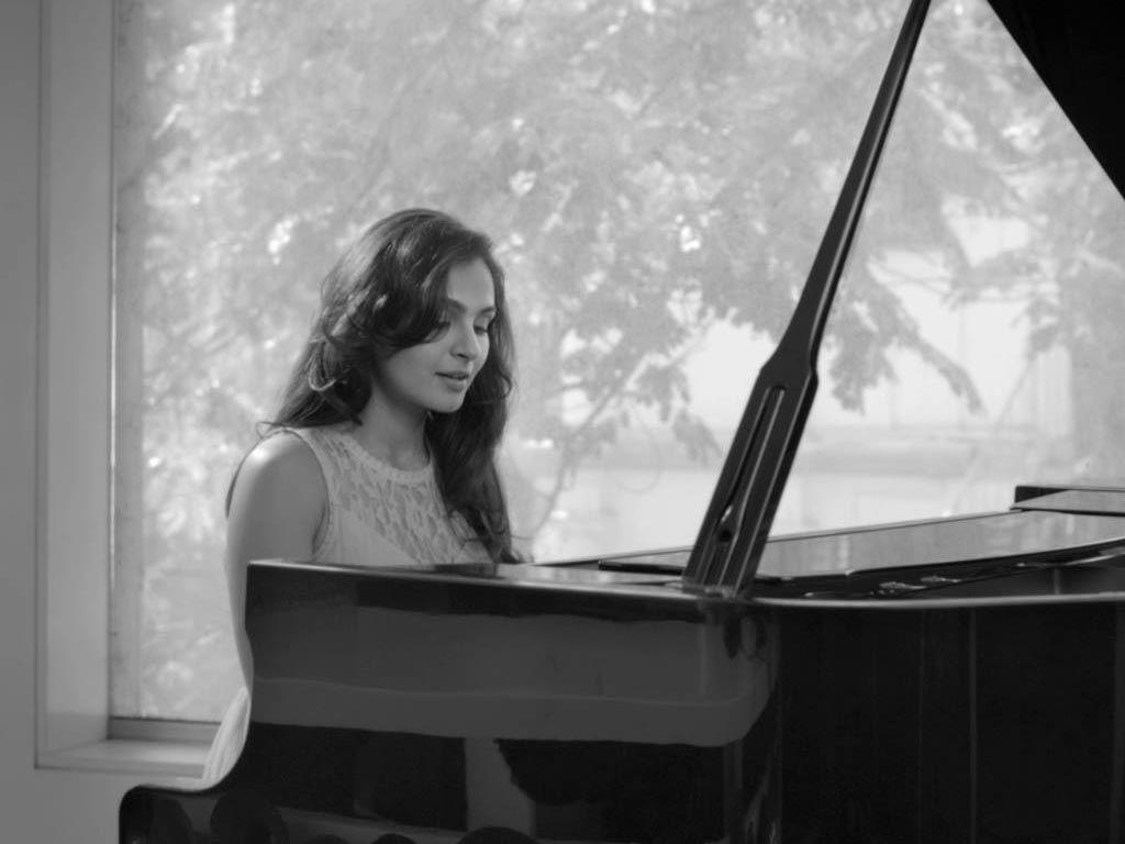 Andrea Jeremiah Never SEEN Hot Photos Collections!