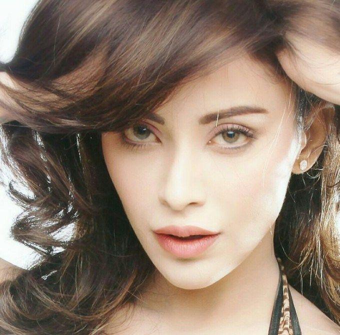 Angela Krislinzki Bold & Unseen Images Will Blow Your Mind