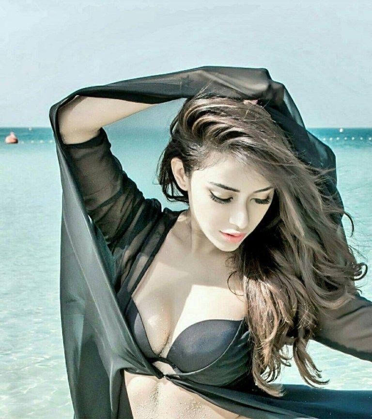Angela Krislinzki Bold & Unseen Images Will Blow Your Mind