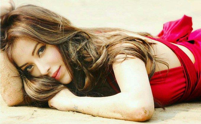 Angela Krislinzki Bold & Unseen Images Will Blow Your Mind