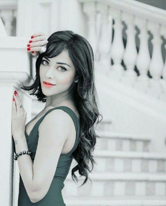 Angela Krislinzki Bold & Unseen Images Will Blow Your Mind