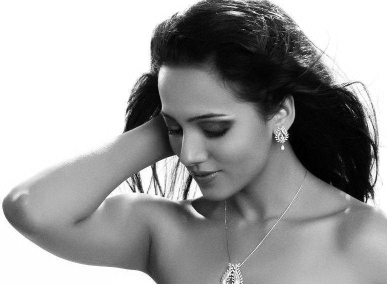 Anjali Gupta Hot Navel Images