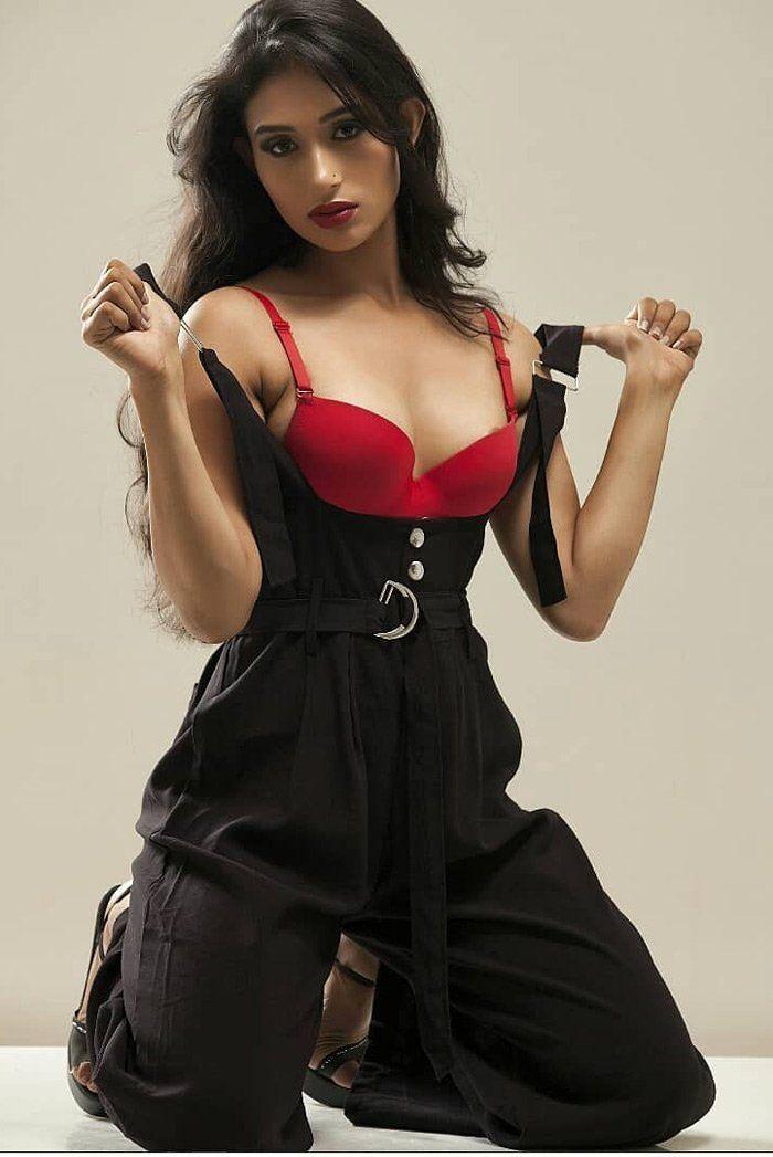 Anjali Kapoor Hot Pics