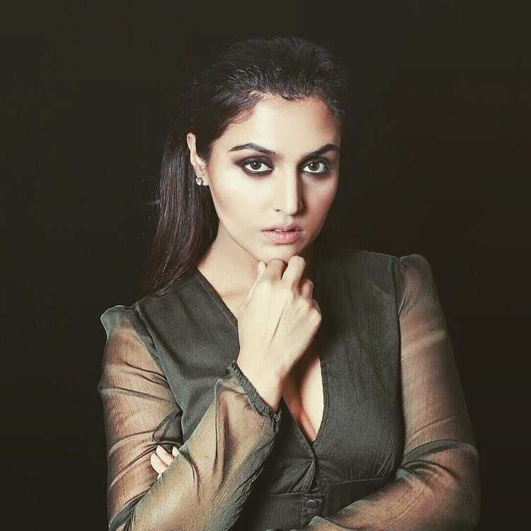 Annanya Soni Hot Sexy Pics