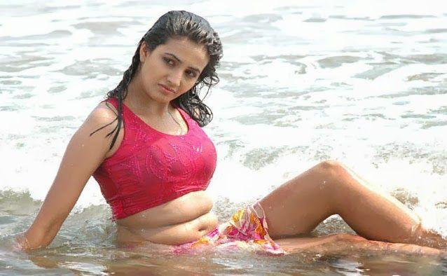 Anuradha Mehta HOt & Spicy Wet Stills