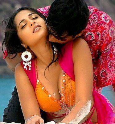 Anushka Shetty Sexy Hot Pics