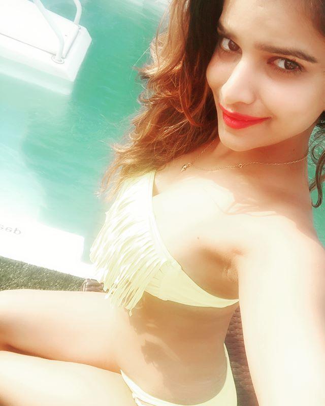 Archana Gautam Super Hot & Spicy Bikini Pics From Instagram