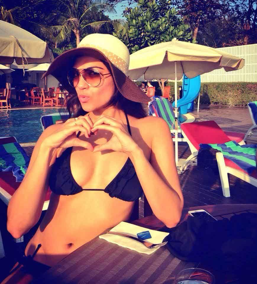 Archana Vijaya's Bikini Pictures GOES VIRAL on Instagram