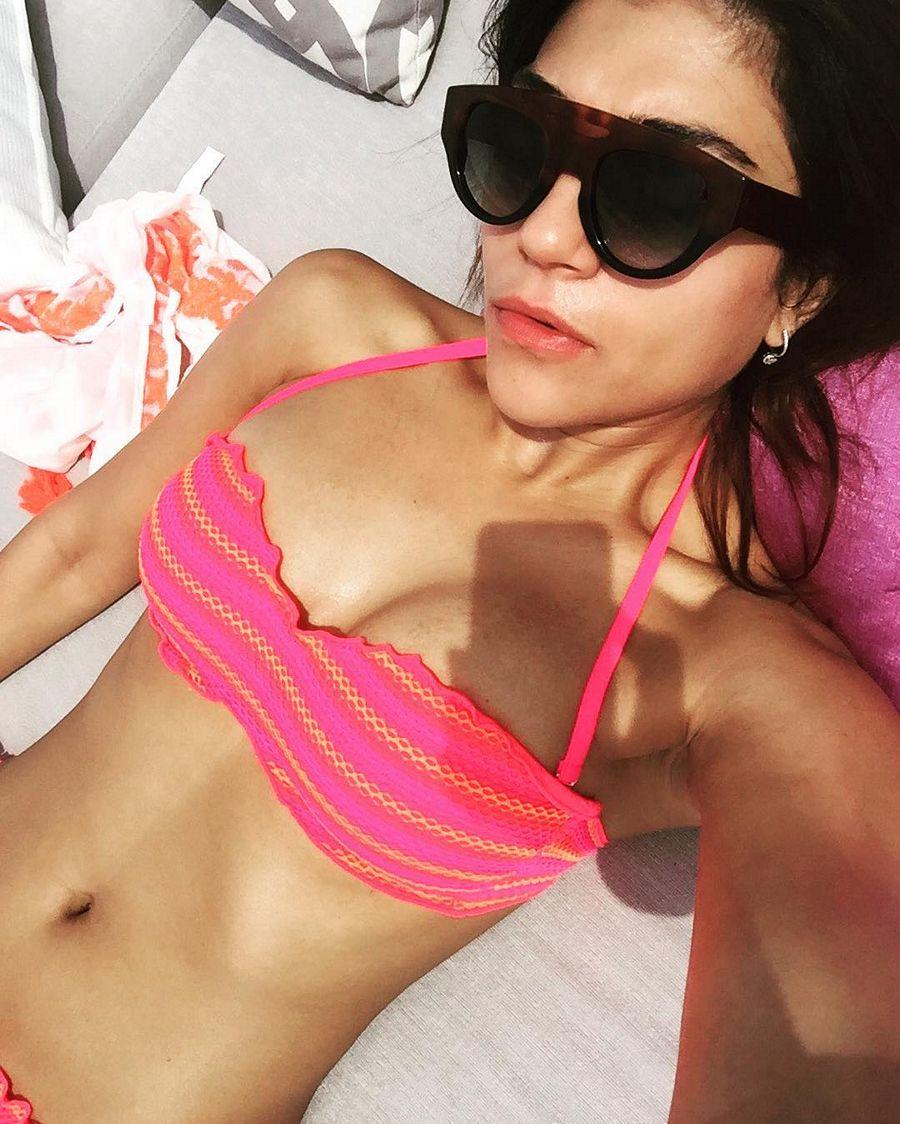 Archana Vijaya's Bikini Pictures GOES VIRAL on Instagram