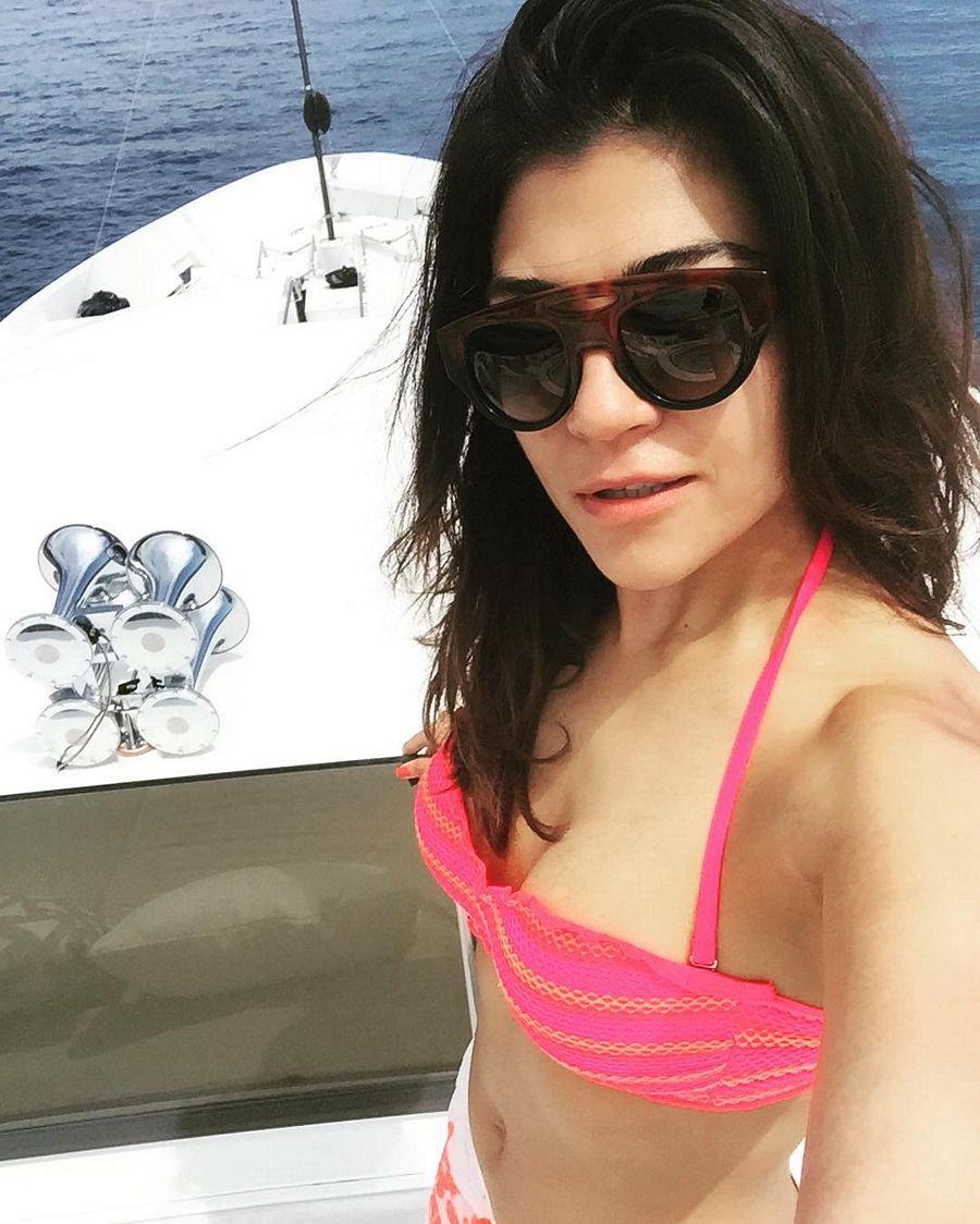 Archana Vijaya's Bikini Pictures GOES VIRAL on Instagram