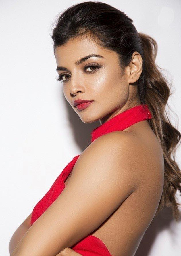 Ashna Zaveri Latest 2017 HOT Photoshoot Stills