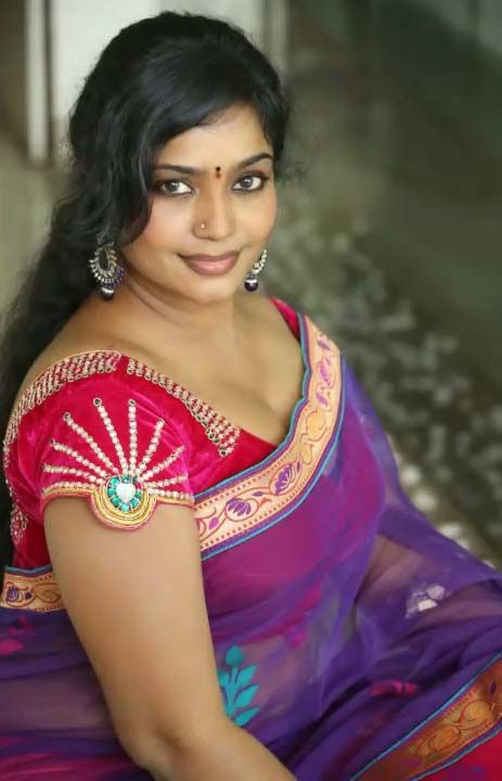 Aunty Jayavani Hot and Spicy Wallpapers