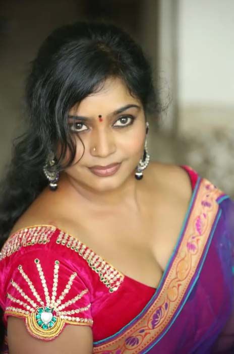 Aunty Jayavani Hot and Spicy Wallpapers