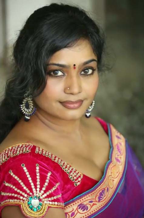 Aunty Jayavani Hot and Spicy Wallpapers